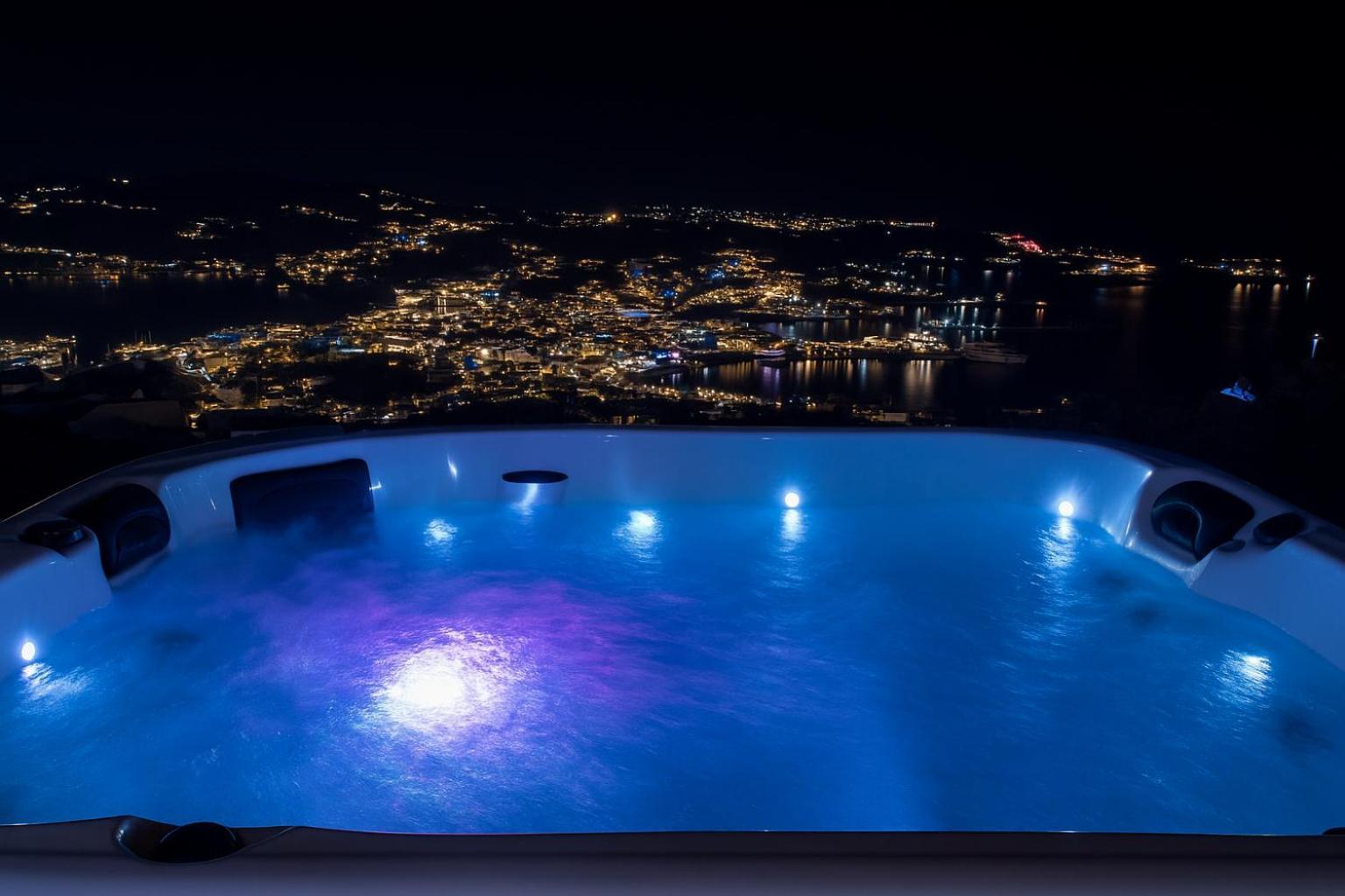Mykonos Coastal Retreat - Giovanna's Beachfront Escape With Jacuzzi Mykonos Town